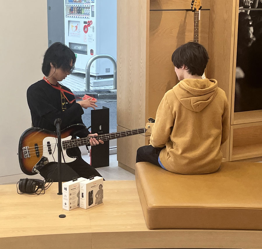 Store Tour by ALKM, Flagship Fender Tokyo